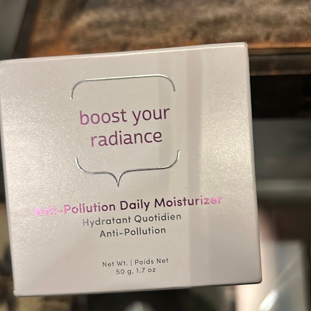 Julep 2 piece Boost your radiance anti-pollution moisturizer/Boost radiance oil.